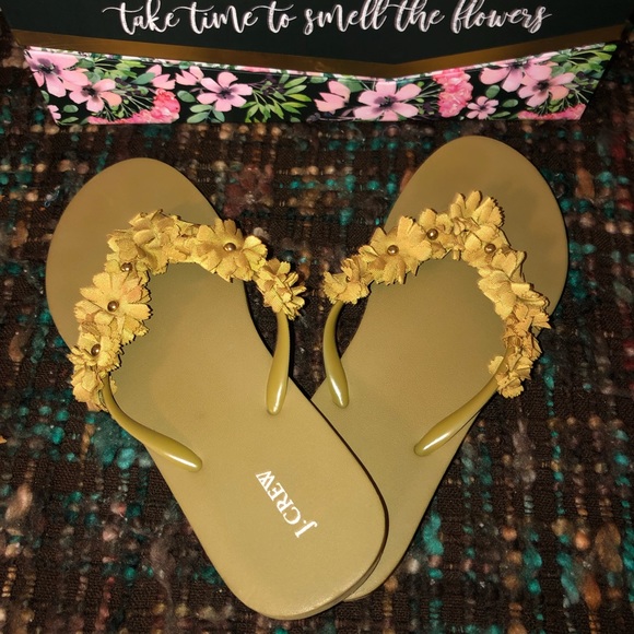 🌟B2G1🌟 J. Crew Tan/Gold Floral Flip Flops - Picture 9 of 10